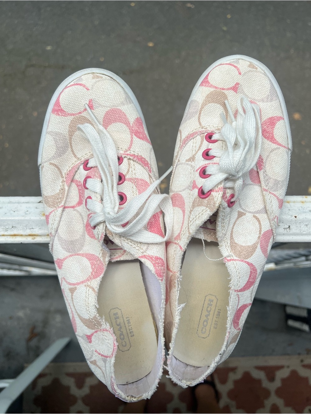 COACH Pink Signature Canvas Low-Top Sneakers Size 8.5